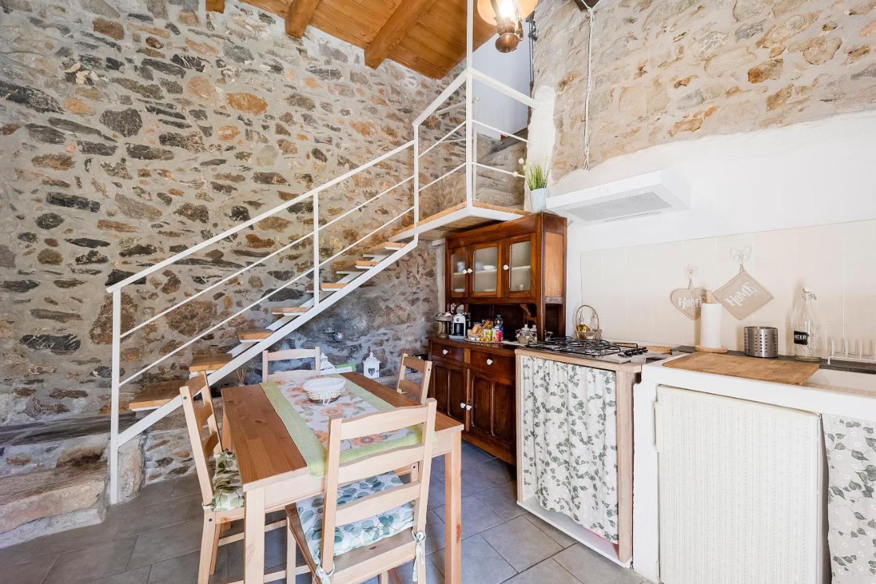 Agriturismo Nonnamelia Nasino Экстерьер фото
